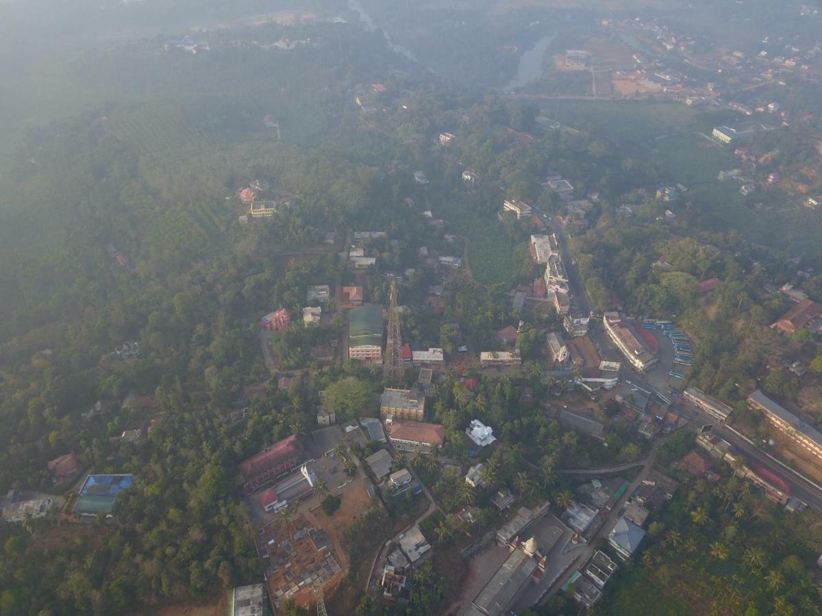 Hotel Wayanad Square Mananthavady Eksteriør billede