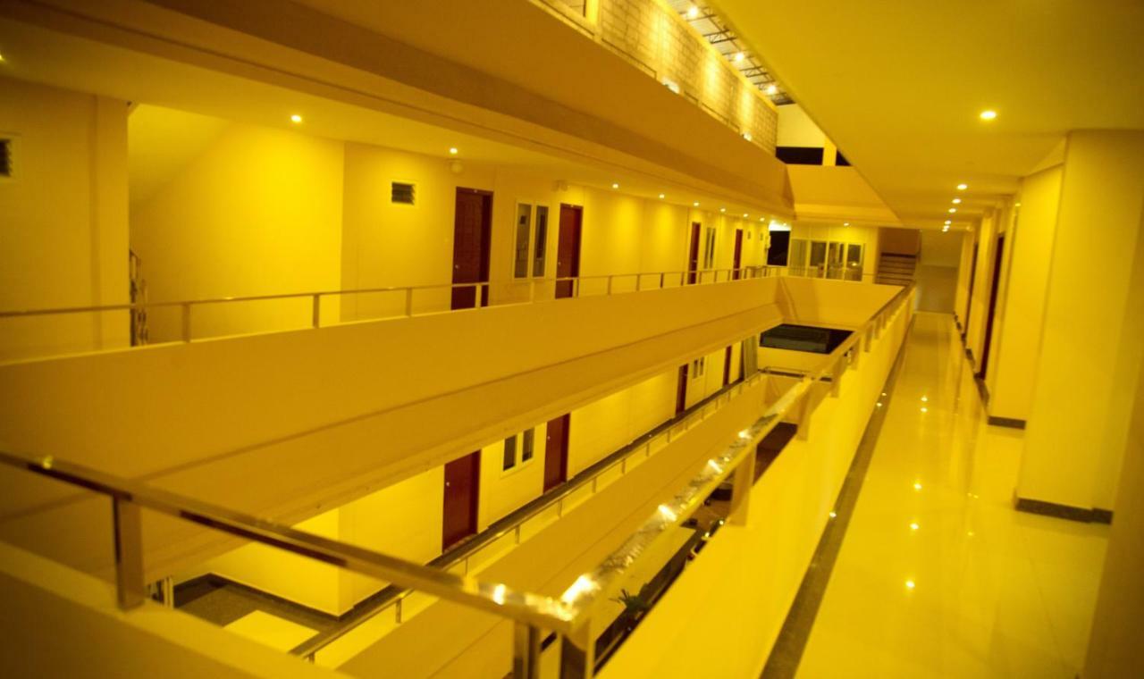 Hotel Wayanad Square Mananthavady Eksteriør billede